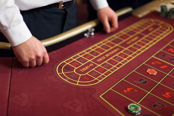 depositphotos_95587438-stock-photo-casino-table-for-roulette-game.jpg